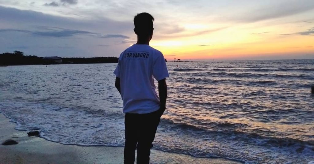 jawa tengah, jepara, pantai, pantai di jepara, pantai teluk awur, pantai teluk awur jepara, menikmati keindahan alam di pantai teluk awur jepara