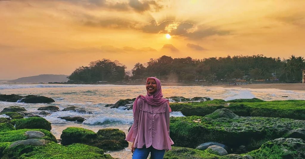 jawa barat, pantai karang hawu, sukabumi, menikmati keindahan pantai karang hawu sukabumi