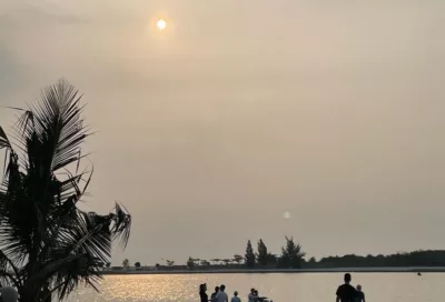 menikmati sunset di restoran walking drums ancol, view indah di tepi pantai jakarta