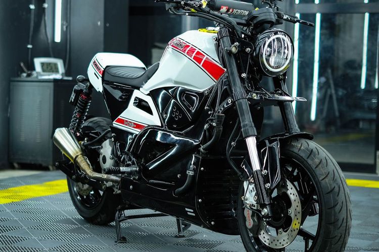 Modifikasi Yamaha Xmax Bergaya Tracker, Dijual Rp 100 Jutaan