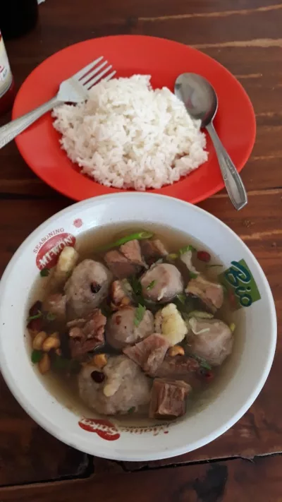 nikmat dan segar, ini 7 bakso di bali yang wajib dicoba, 1. Bakso Boedjangan Bali, 2. Baso Afung Bali, 3. Bakso Subur Bali, 4. Bakso Babi Thingadi, 5. Bakso Iga Canggu