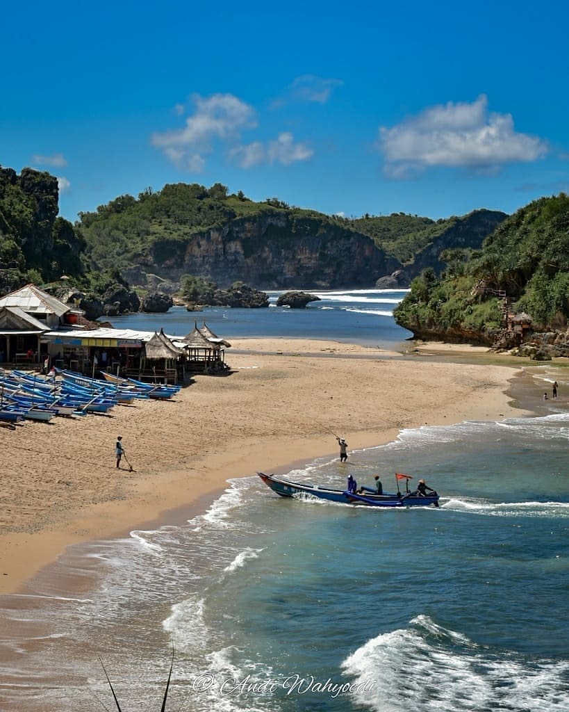 gunungkidul, jogja, pantai drini, yogyakarta, pantai drini, pantai indah di gunungkidul yogyakarta