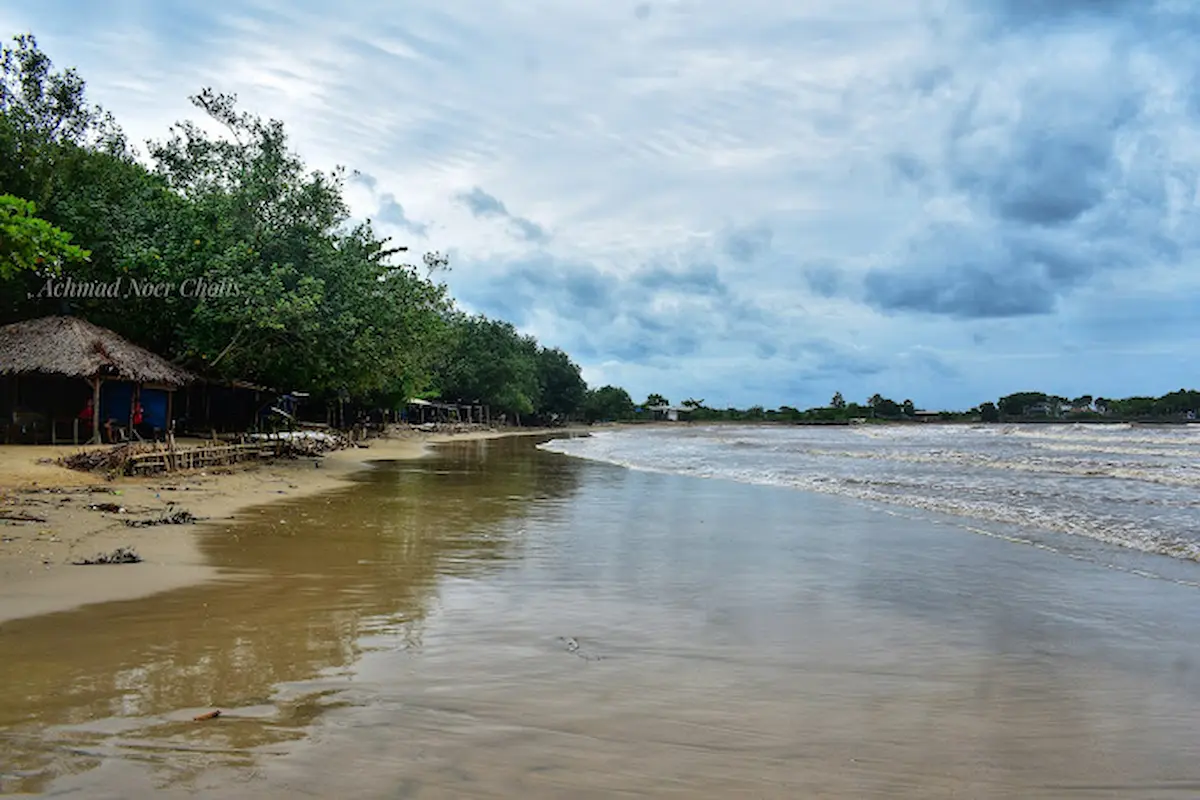 pantai pailus: destinasi wisata alam indah untuk liburan
