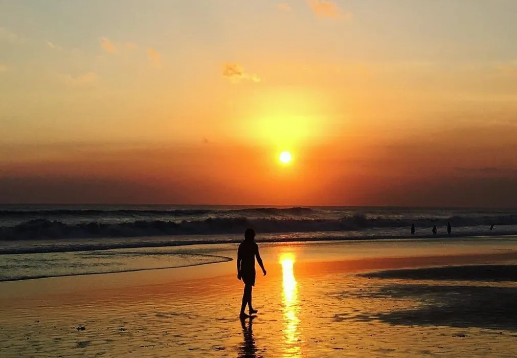Pantai Petitenget: Daya Tarik & Rekomendasi Tempat Hangout!