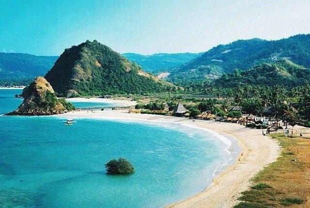 Pengen Liburan Ke Pantai? Ini Dia 5 Pantai Terbaik di Lombok yang Wajib Kamu Kunjungi!