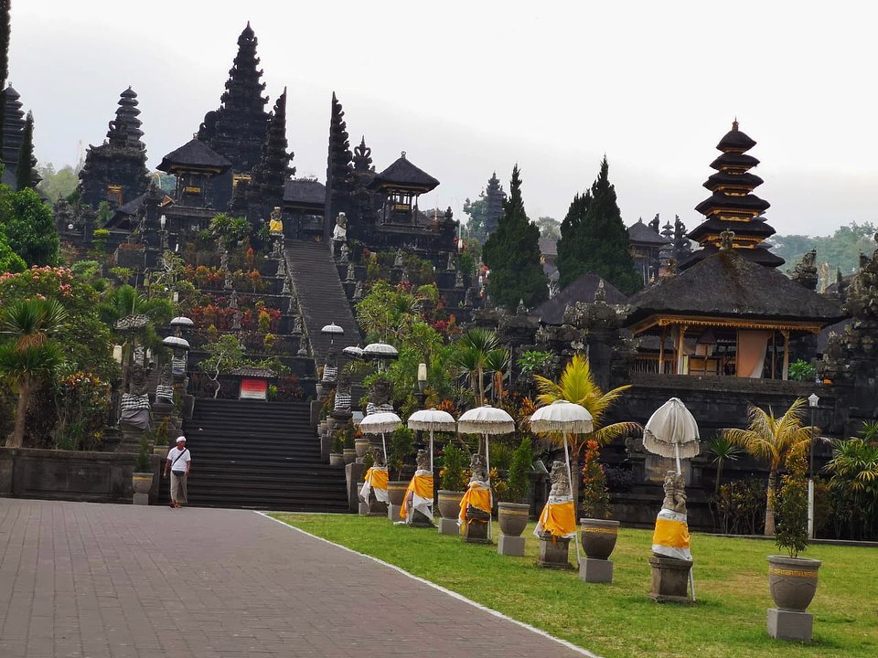 Review, Lokasi, Dan Harga Tiket Masuk Pura Besakih Bali