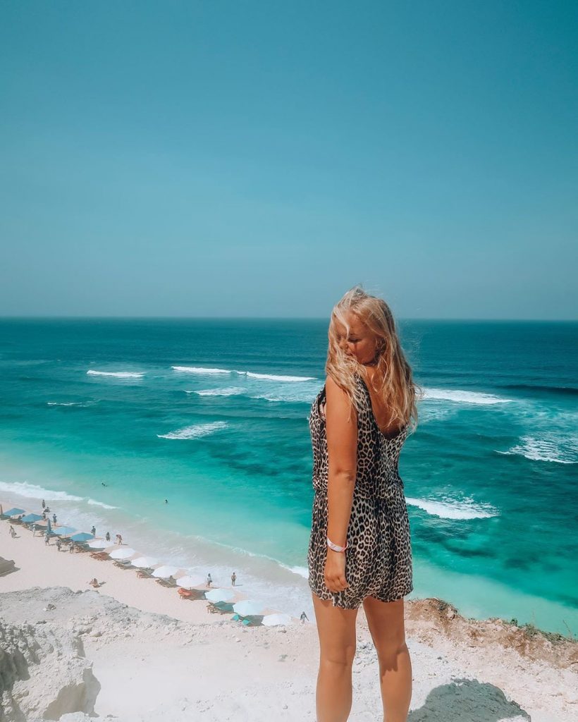 badung, bali, pantai, pantai badung, pantai di badung, pantai di bali, pantai melasti, pantai melasti bali, review, lokasi, dan harga tiket pantai melasti bali