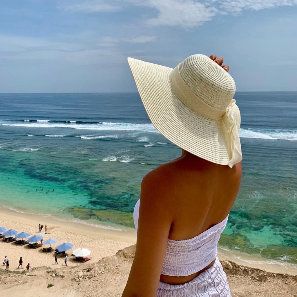 badung, bali, pantai, pantai badung, pantai di badung, pantai di bali, pantai melasti, pantai melasti bali, review, lokasi, dan harga tiket pantai melasti bali