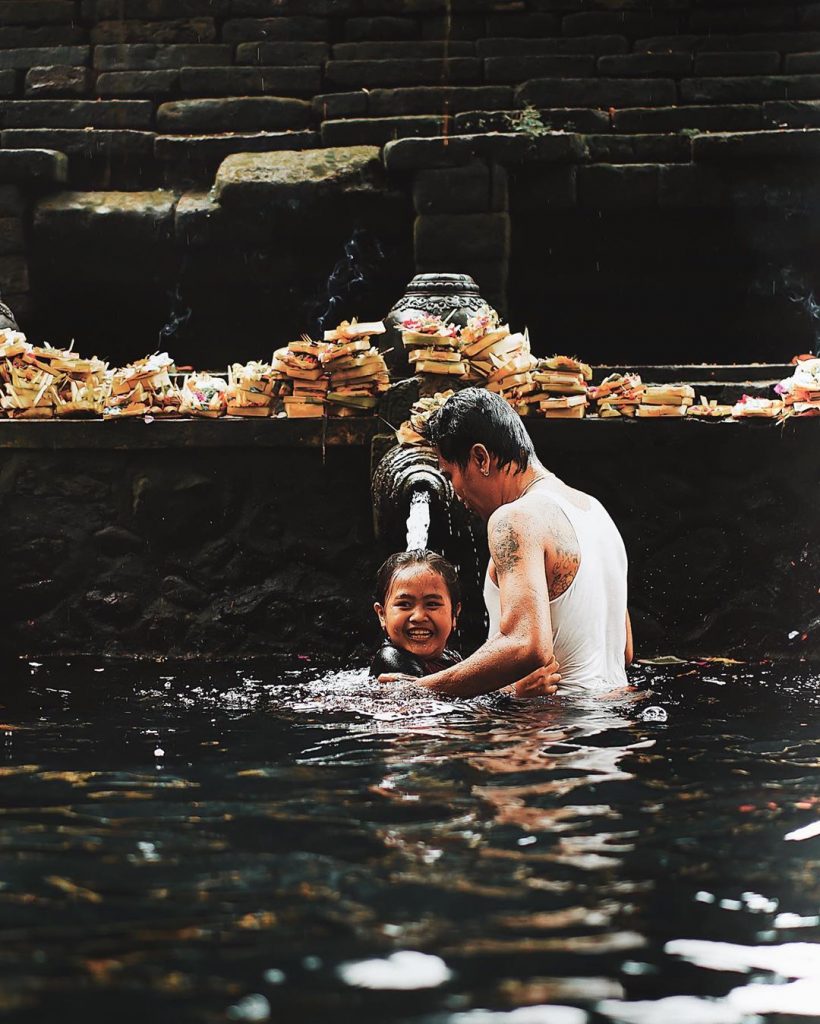 bali, gianyar, pura tirta empul, pura tirta empul bali, review, lokasi, dan harga tiket pura tirta empul bali