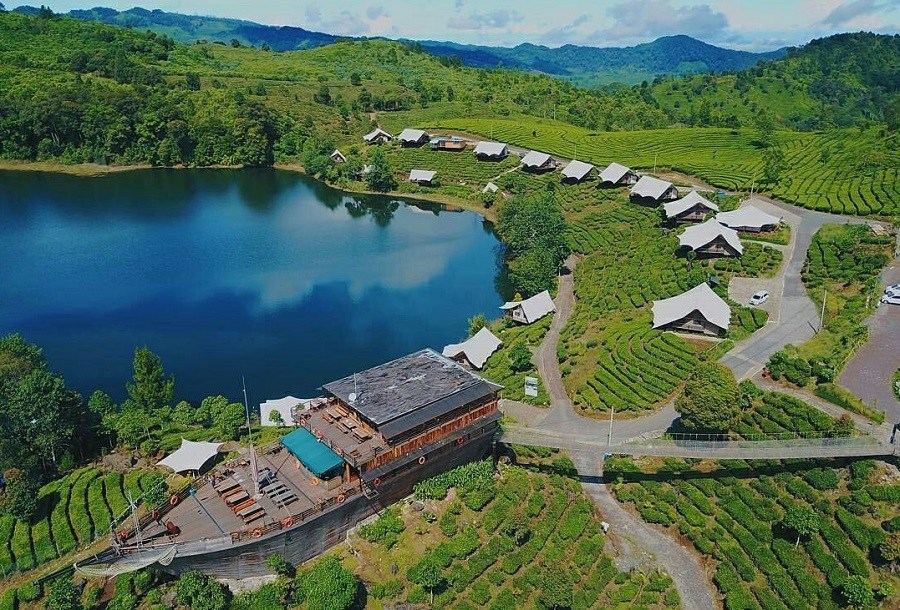 bandung, ciwidey, glamping lakeside rancabali, jawa barat, review, lokasi, dan tiket glamping lakeside rancabali