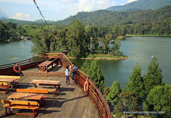 Review, Lokasi, Dan Tiket Glamping Lakeside Rancabali