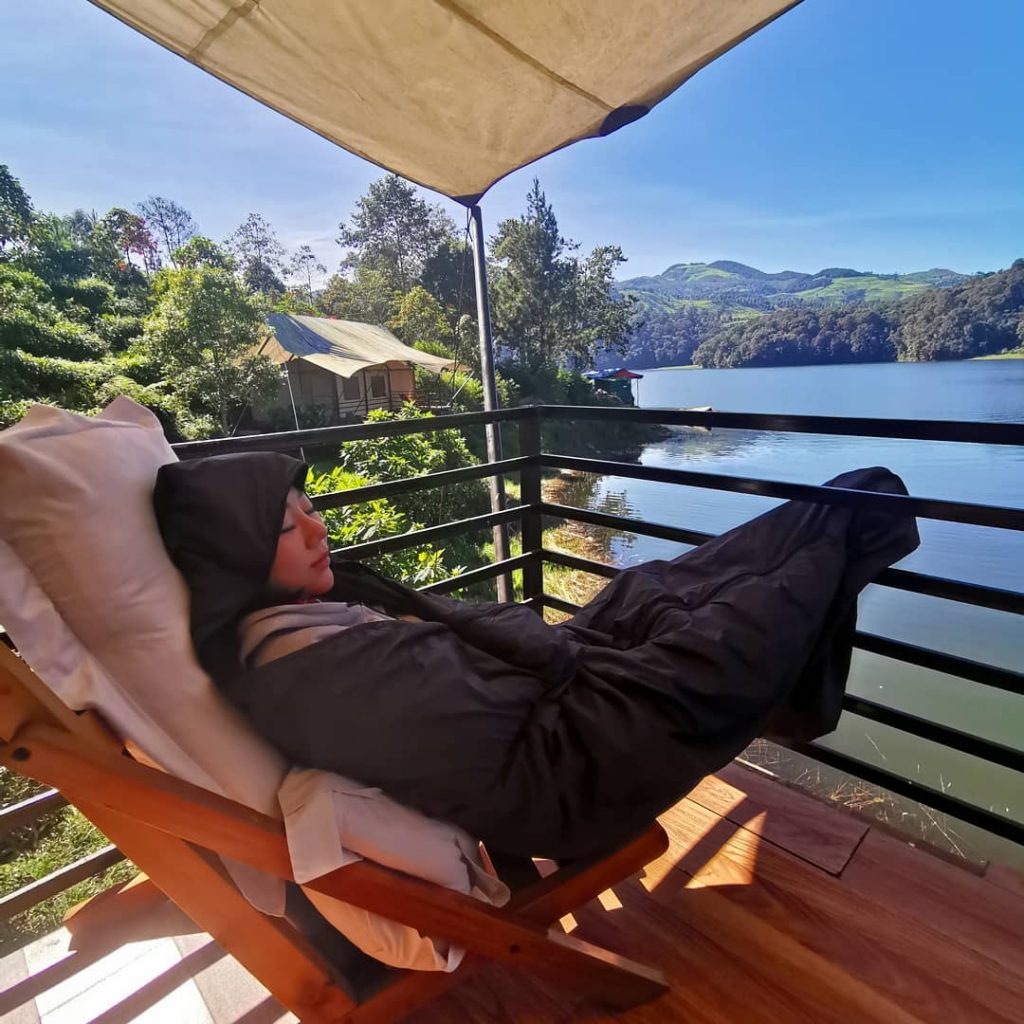 bandung, ciwidey, glamping lakeside rancabali, jawa barat, review, lokasi, dan tiket glamping lakeside rancabali