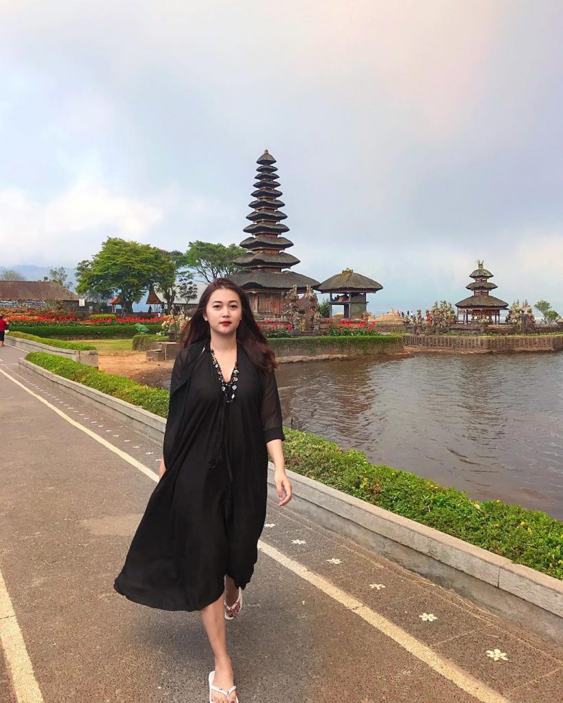 bali, danau, danau beratan, danau beratan bali, tabanan, review, lokasi, dan tiket masuk danau beratan bali