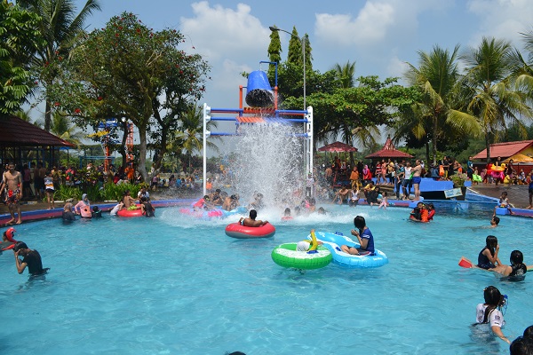 jawa tengah, owabong waterpark, purbalingga, review, lokasi dan tiket masuk owabong waterpark