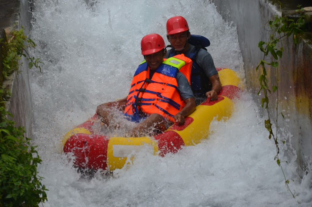 jawa tengah, owabong waterpark, purbalingga, review, lokasi dan tiket masuk owabong waterpark