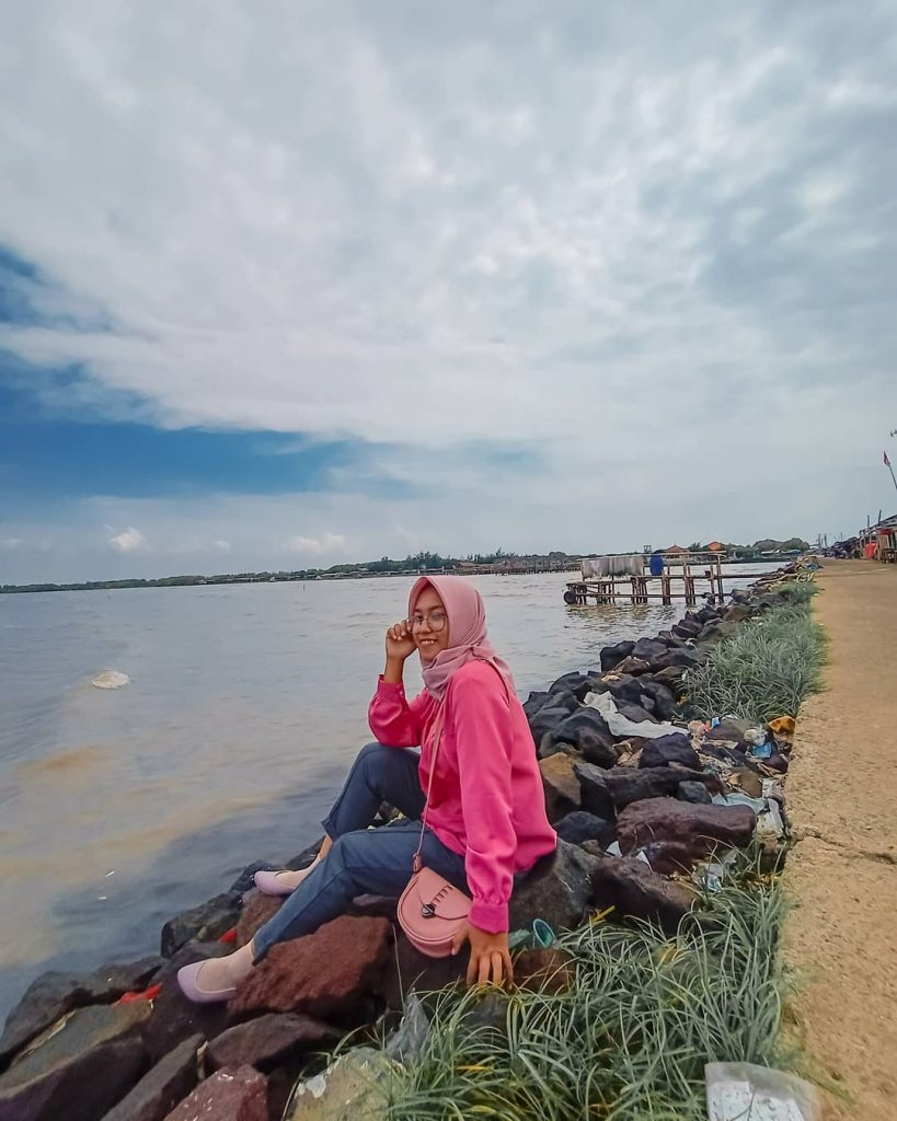 indramayu, jawa barat, pantai, pantai di indramayu, pantai karangsong, pantai karangsong indramayu, review, lokasi, dan tiket masuk pantai karangsong