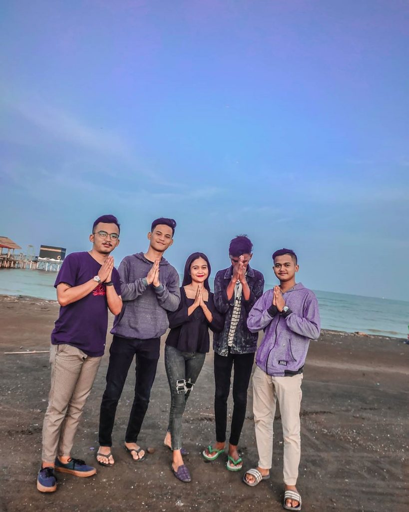 indramayu, jawa barat, pantai, pantai di indramayu, pantai karangsong, pantai karangsong indramayu, review, lokasi, dan tiket masuk pantai karangsong