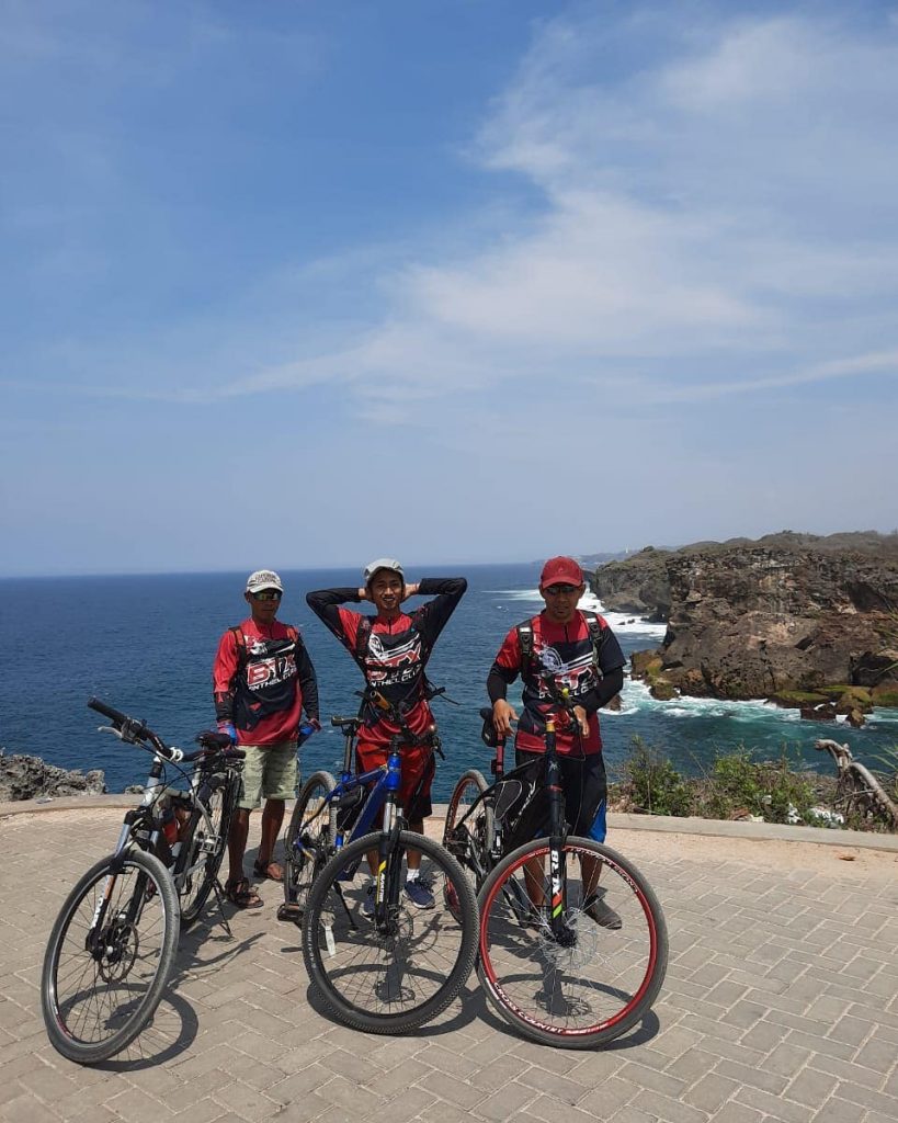 gunungkidul, jogja, pantai, pantai di gunungkidul, pantai di jogja, pantai krakal, pantai krakal jogja, yogyakarta, review, lokasi, dan tiket masuk pantai krakal jogja