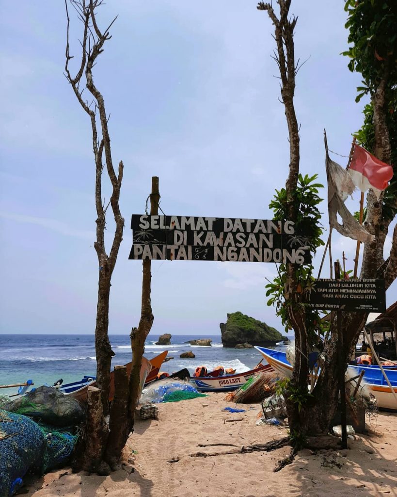 gunungkidul, jogja, pantai, pantai di gunungkidul, pantai di jogja, pantai ngandong, pantai ngandong gunungkidul, pantai ngandong jogja, review, lokasi, dan tiket masuk pantai ngandong jogja