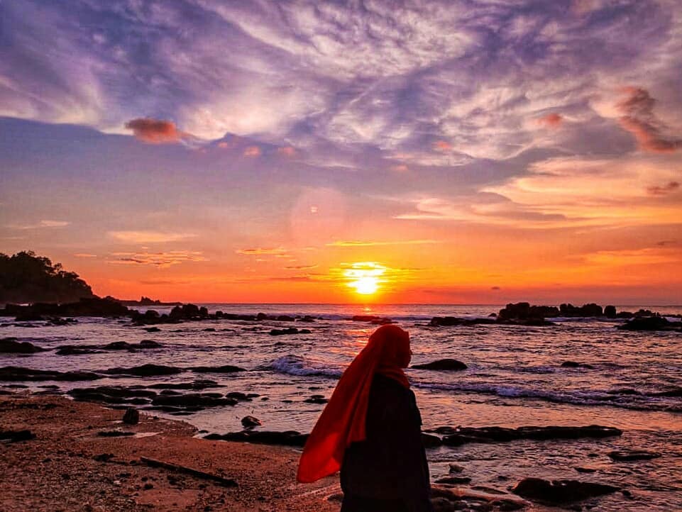 gunungkidul, jogja, pantai, pantai di gunungkidul, pantai di jogja, pantai wediombo, pantai wediombo gunungkidul, yogyakarta, review, lokasi, dan tiket masuk pantai wediombo jogja