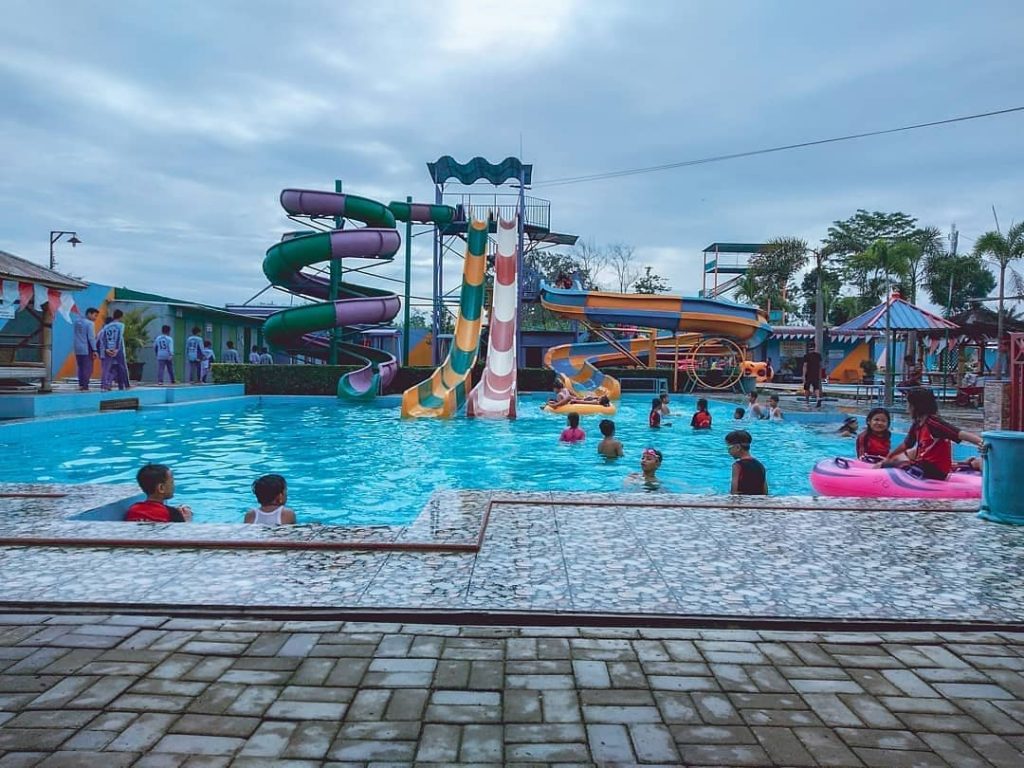 badung, bali, splash waterpark bali, review, lokasi, dan tiket splash waterpark canggu bali