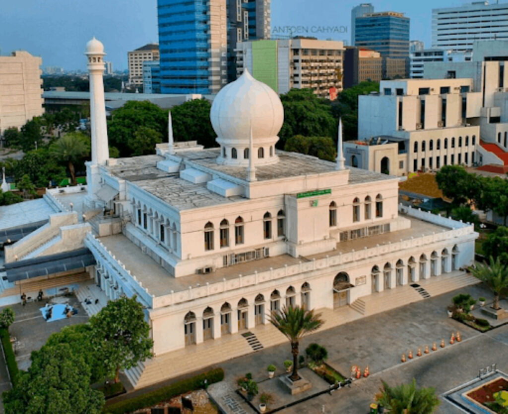 selama bulan puasa, mari mengunjungi 12 tempat wisata religi di jakarta