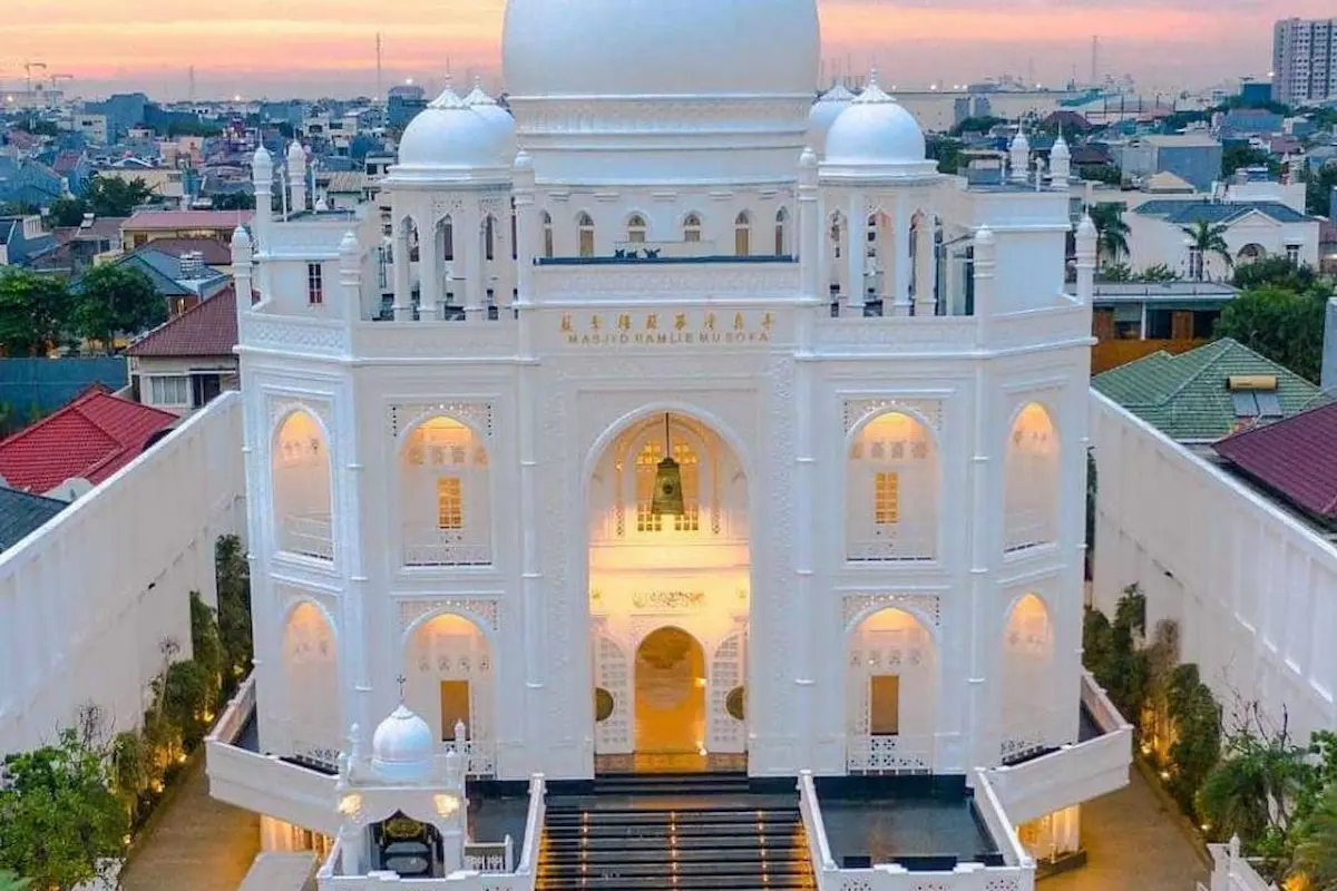selama bulan puasa, mari mengunjungi 12 tempat wisata religi di jakarta