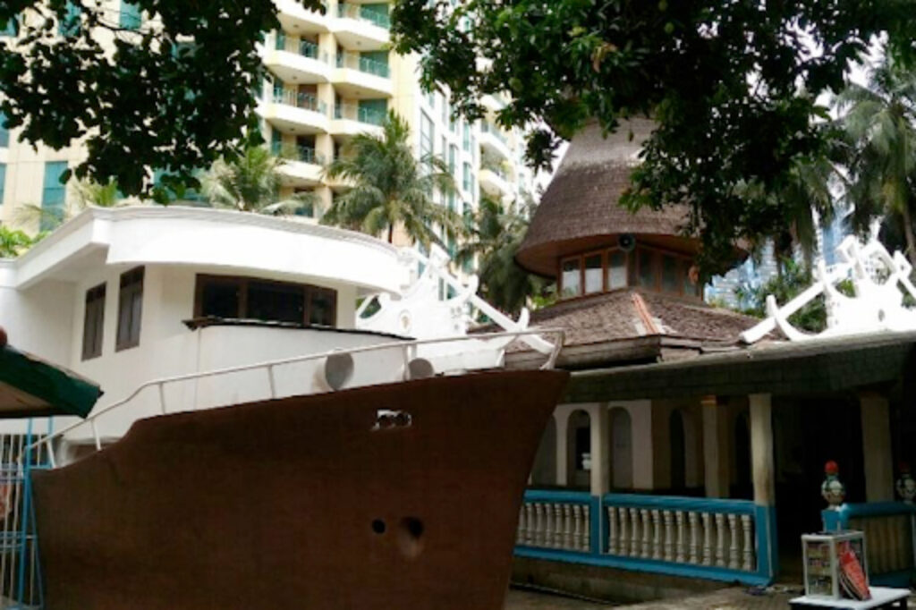 selama bulan puasa, mari mengunjungi 12 tempat wisata religi di jakarta