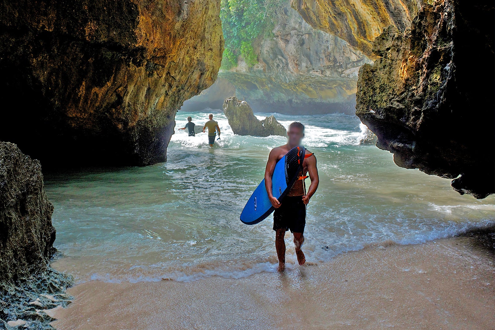 siap untuk menantang ombak? kunjungi pantai terbaik untuk surfing berikut ini!