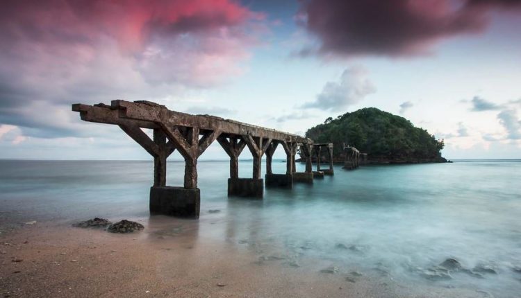 sudah mulai kangen liburan di bali? ini dia 10 pantai tercantik di pulau jawa yang bisa mengobatinya!