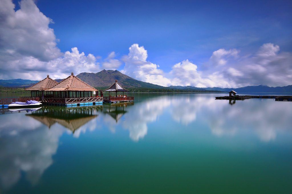 Tak Kalah Indah dengan Pantainya, Kunjungi Danau-Danau di Bali Berikut Ini!