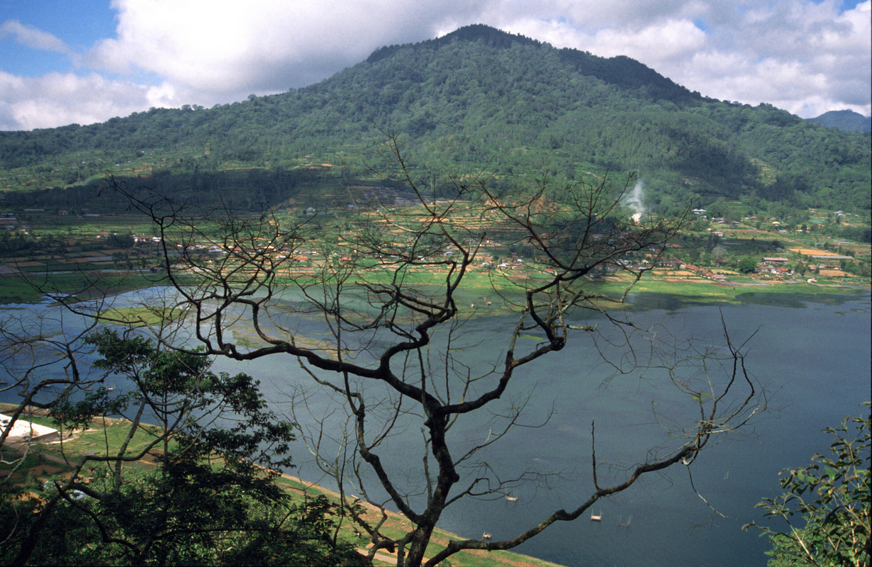 tak kalah indah dengan pantainya, kunjungi danau-danau di bali berikut ini!, Danau Batur, Danau Beratan, Danau Buyan, Danau Tamblingan