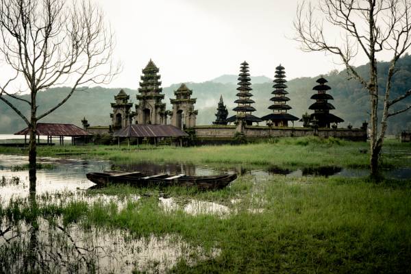 tak kalah indah dengan pantainya, kunjungi danau-danau di bali berikut ini!, Danau Batur, Danau Beratan, Danau Buyan, Danau Tamblingan
