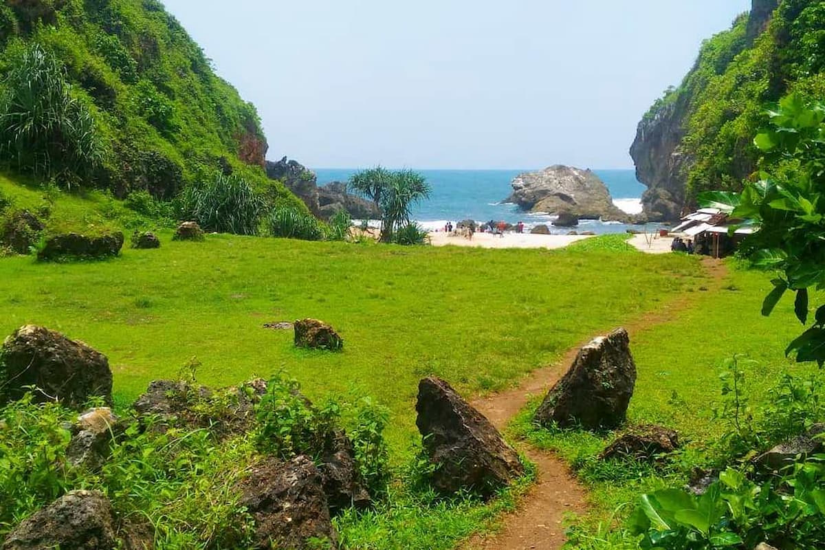 termasuk hidden gem, ini dia 10 pantai tersembunyi di jogja yang jarang orang tahu