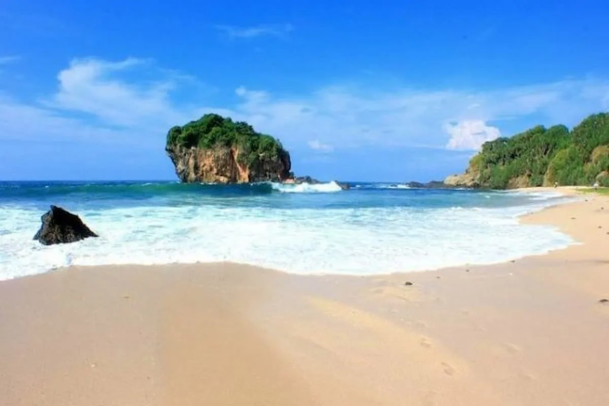termasuk hidden gem, ini dia 10 pantai tersembunyi di jogja yang jarang orang tahu