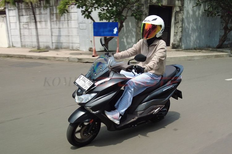 Test ride Suzuki Burgman Street 125EX 