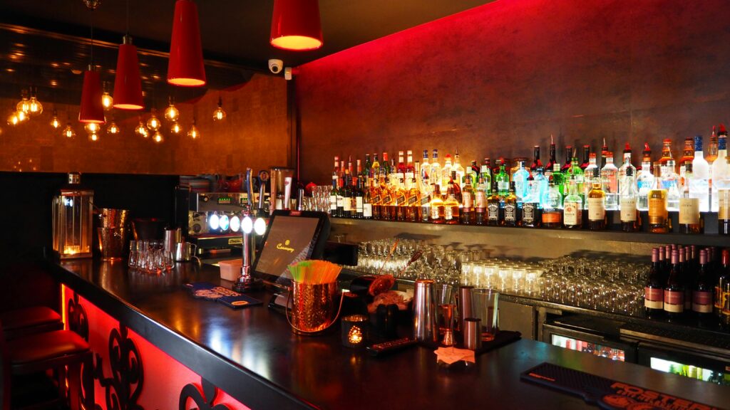 Top 10+ Bar di Jakarta Selatan yang Paling Cozy dan Fun