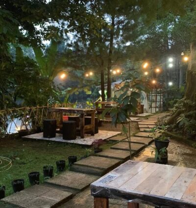 top 10+ cafe outdoor di bandung yang vibesnya refreshing