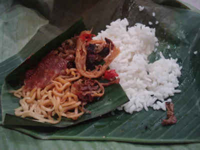 top 10+ nasi jinggo bali paling enak, lauknya bermacam-macam!