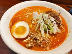 top 10+ ramen di bali yang enak dan otentik, wajib coba!