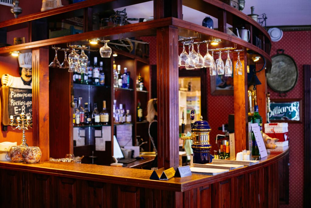 Top 10+ Rekomendasi Bar di Jakarta Barat yang Nyaman Buat Hangout
