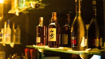 top 10+ rekomendasi bar di jakarta barat yang nyaman buat hangout