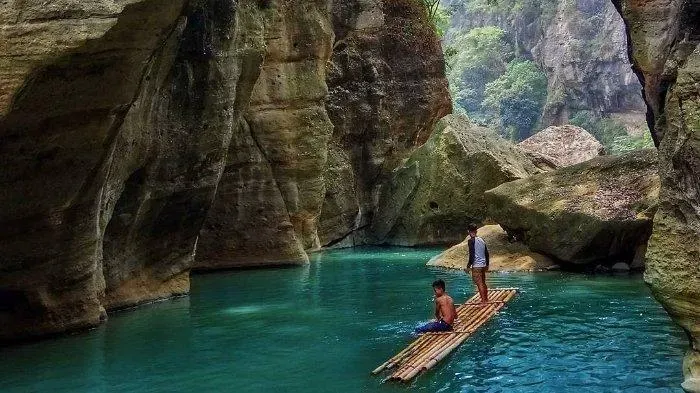 Sungai Cikahuripan - TribunnewsWiki.com