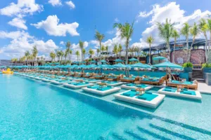top 11+ beach club di bali yang makanannya enak-enak