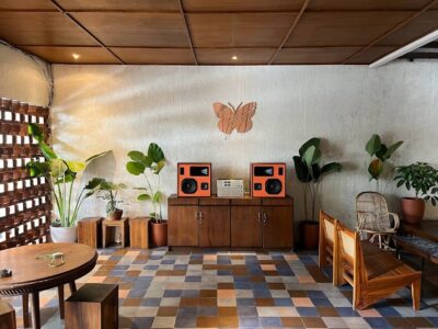 top 11+ cafe live music di jakarta yang vibesnya cozy