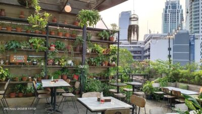 top 11+ cafe live music di jakarta yang vibesnya cozy