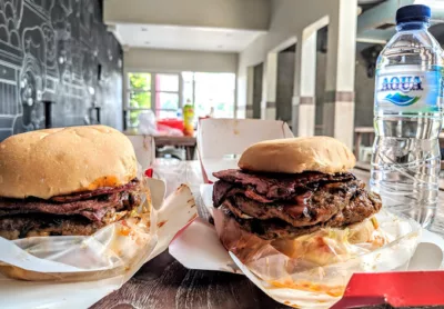 top 12+ burger jakarta terfavorit yang pattynya juicy abis!