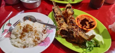 top 12+ pecel lele jakarta terenak, sambelnya nikmat!