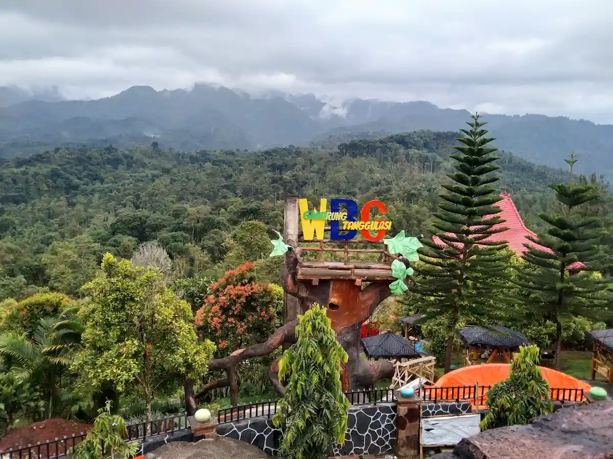 top 12+ rekomendasi tempat wisata seru di kediri, yuk cari tahu!
