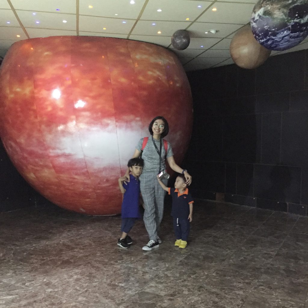 jakarta, jakarta aquarium, jakarta barat, jakarta selatan, jakarta timur, jakarta utara, kampung cina jakarta, kampung main cipulir, kebun binatang ragunan, top 12+ tempat wisata di jakarta yang paling asik dan menarik